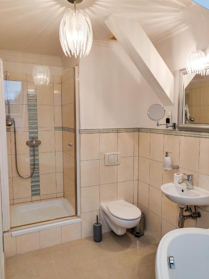 Dom Weselny Pod Kasztanem Otel Luban Dış mekan fotoğraf