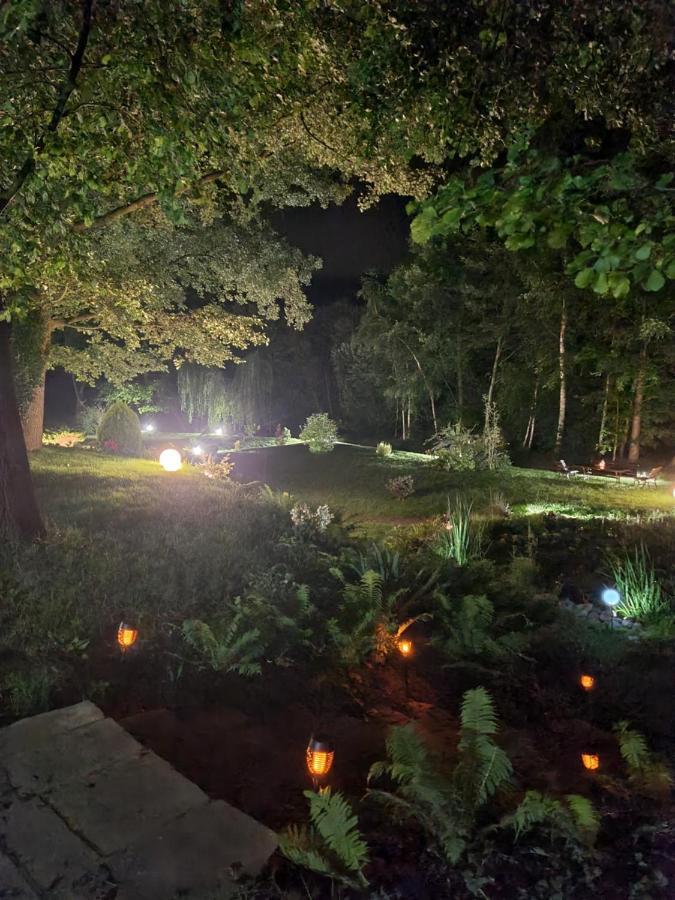 Dom Weselny Pod Kasztanem Otel Luban Dış mekan fotoğraf